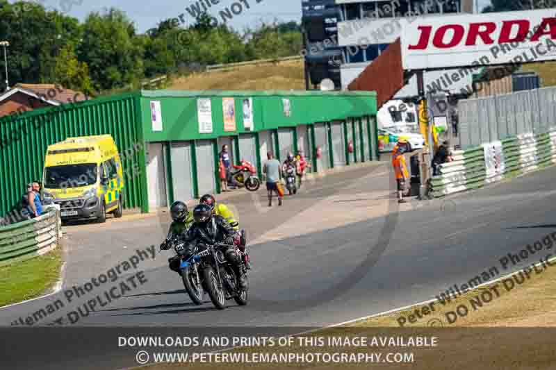 Vintage motorcycle club;eventdigitalimages;mallory park;mallory park trackday photographs;no limits trackdays;peter wileman photography;trackday digital images;trackday photos;vmcc festival 1000 bikes photographs